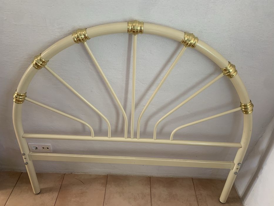 Mobília de quarto completa com colchão só 300€