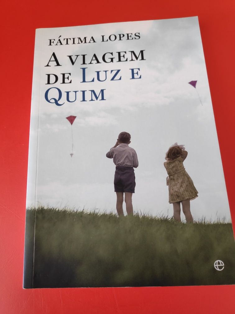 Livro " A Viagem de luz e Quim"