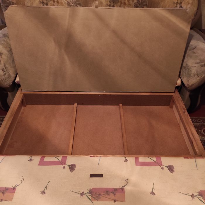 Діван-ліжко, диван -кровать.