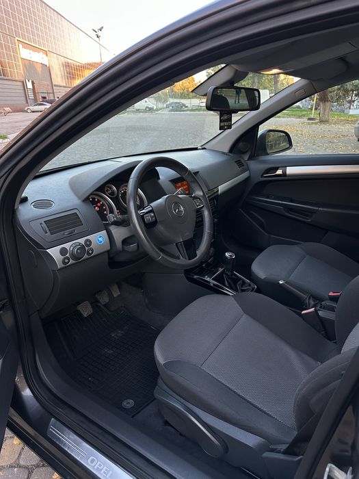 Opel Astra H .