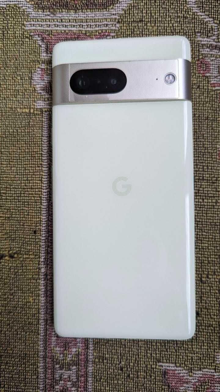 Смартфон Google Pixel 7 8/128GB  Lemongrass