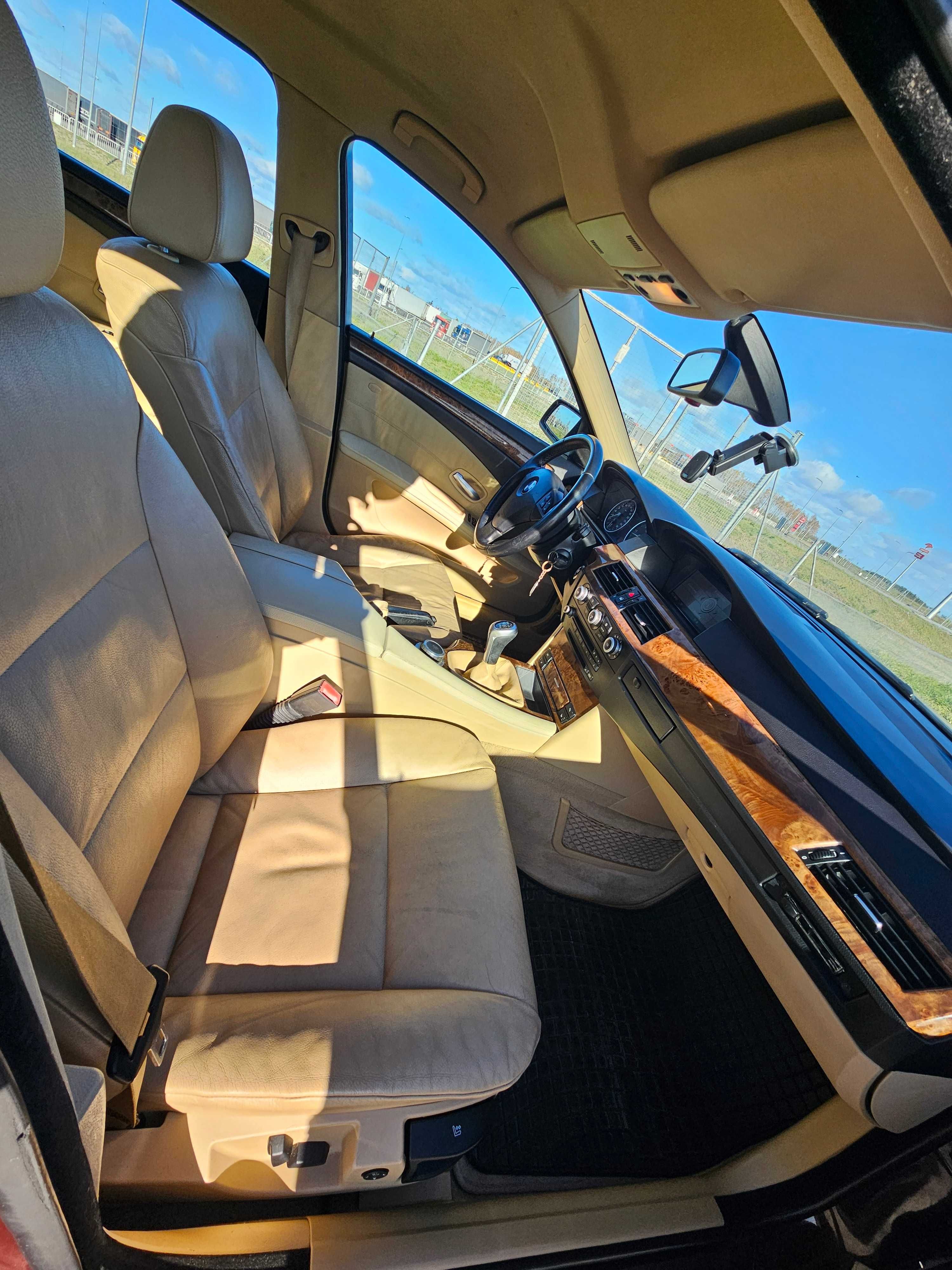 BMW E60 LCi  3.0