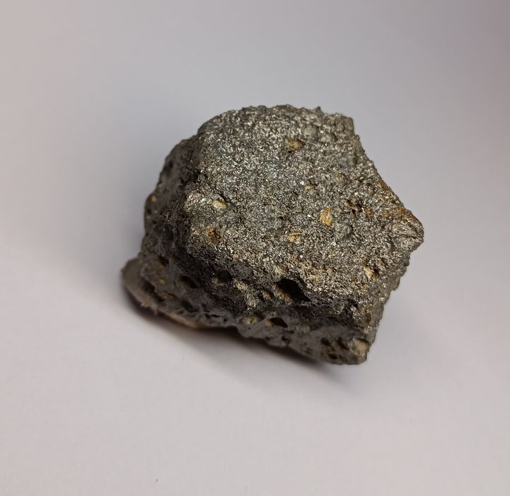 Метеорит (ймовірний хондрит CV3) — 82.17 грамів