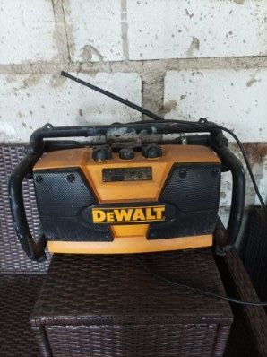 Radio budowlane Dewalt