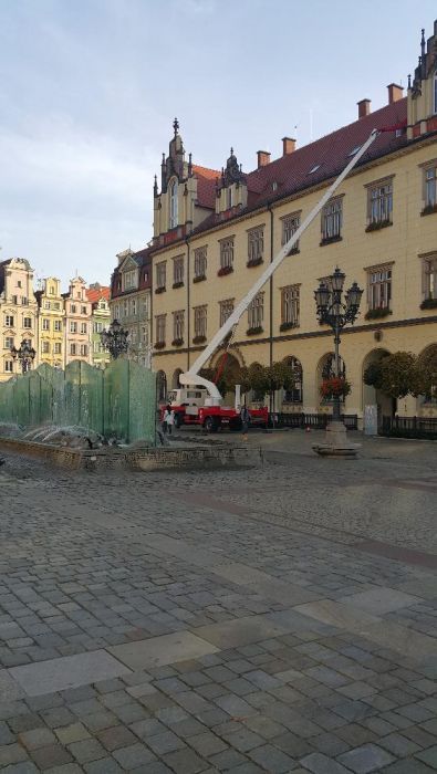 Podnośnik koszowy Wrocław 30m wynajem