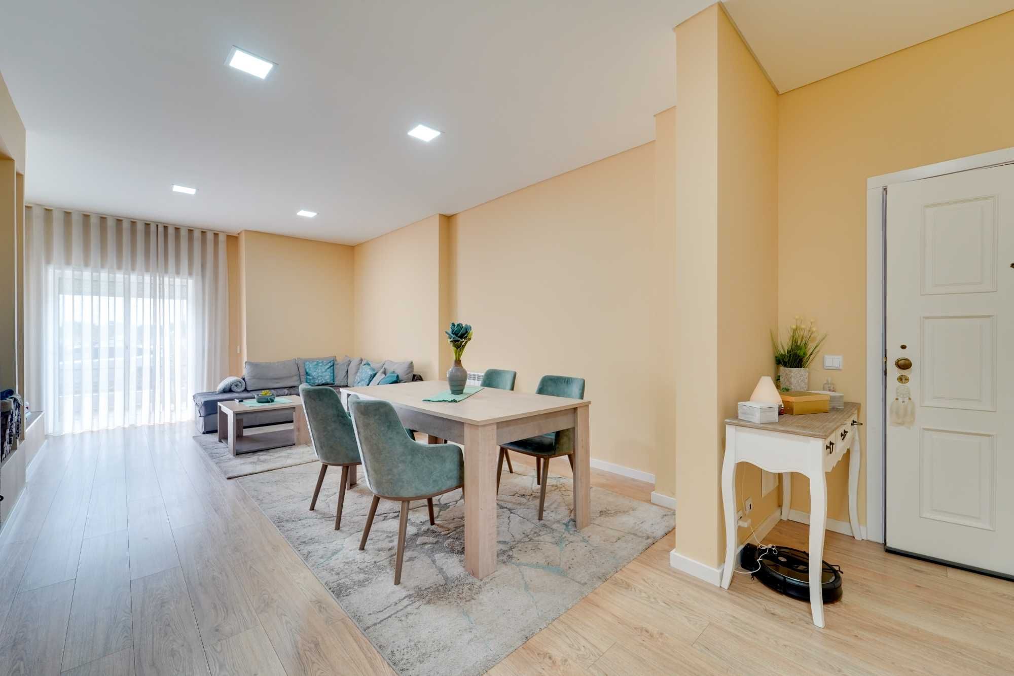 Apartamento T4 mobilado com garagem dupla para venda em Vagos