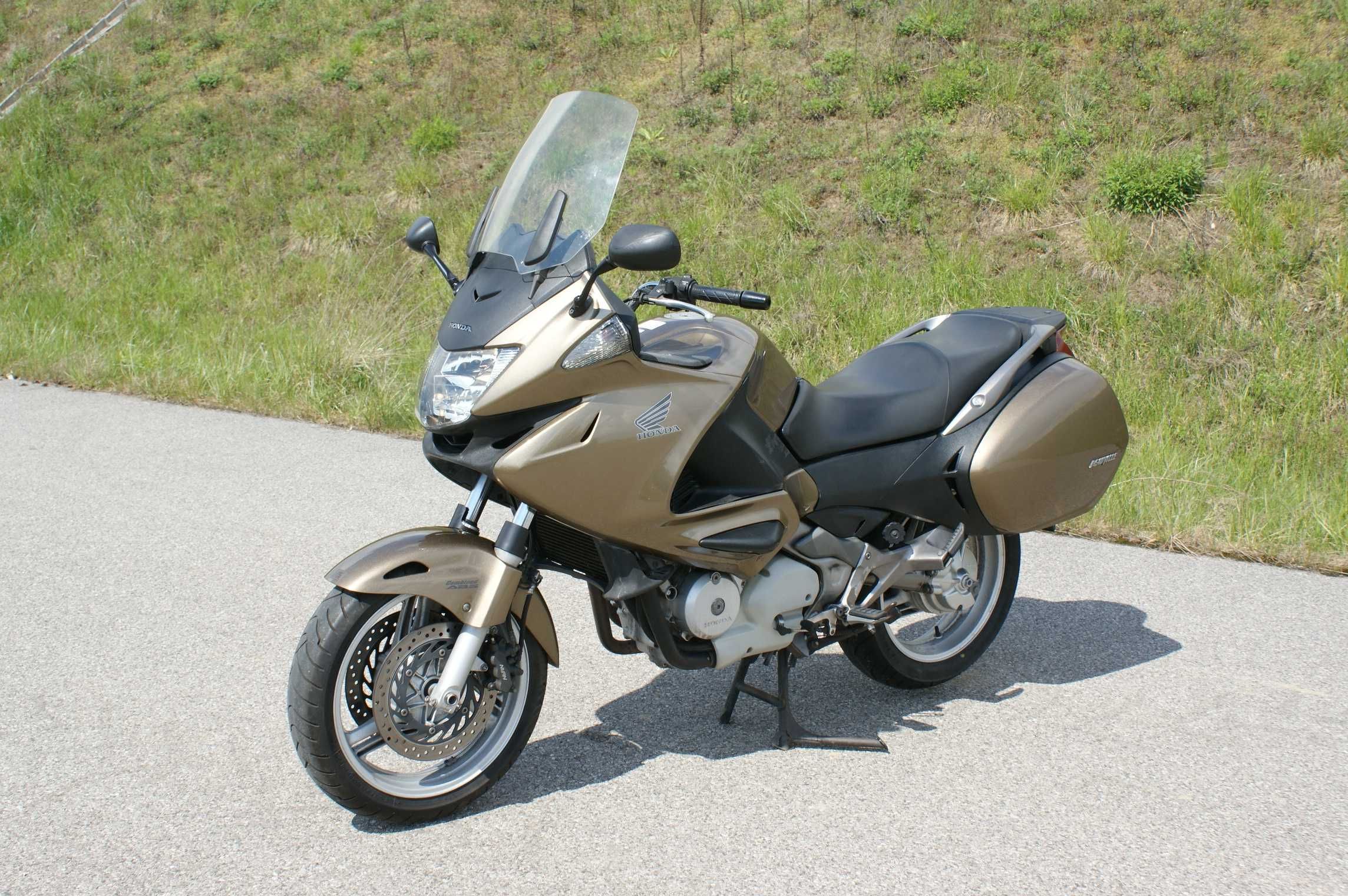 Honda NTV 700 z ABS