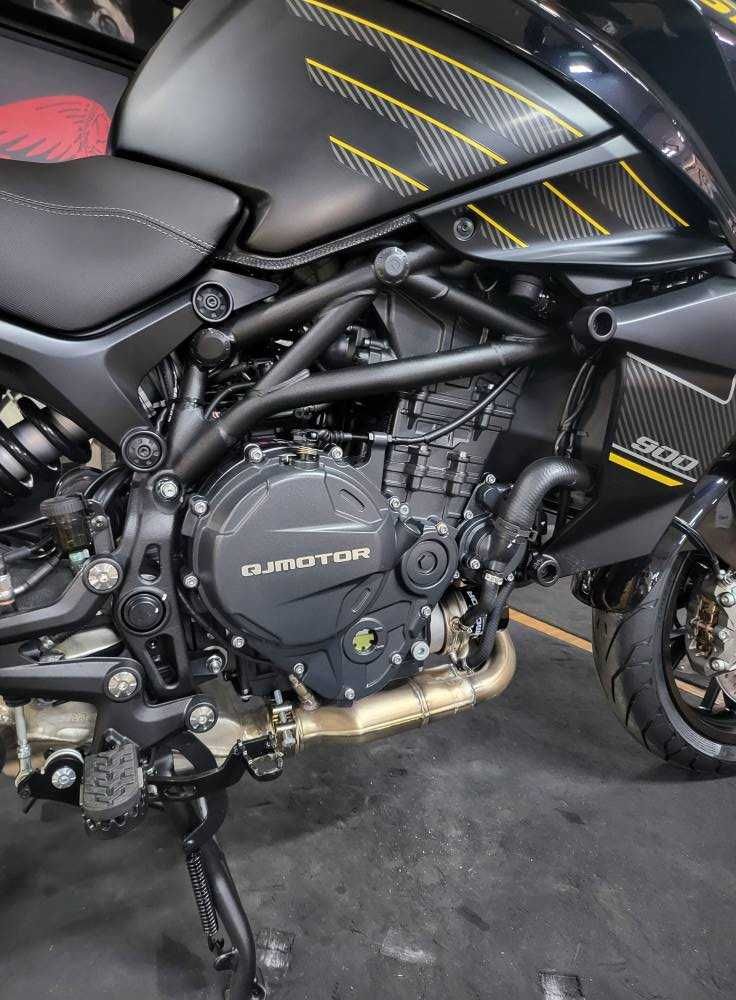 QJ Motor SRT 900 S    ( NOVA )
