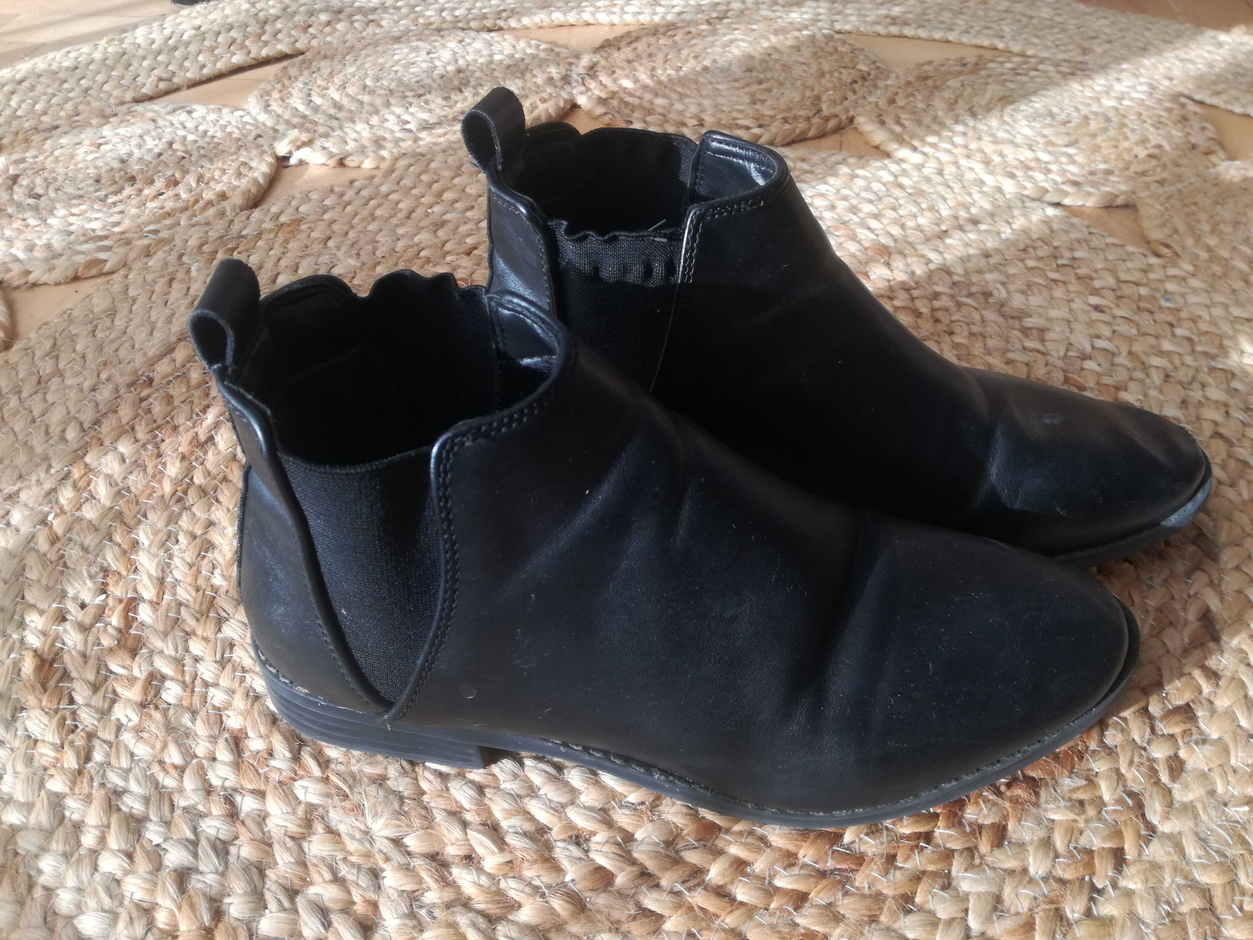 37 Czarne półbuty damskie marki LC Waikiki buty na jesień