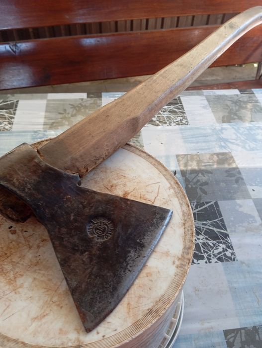 Сокира антикваріат