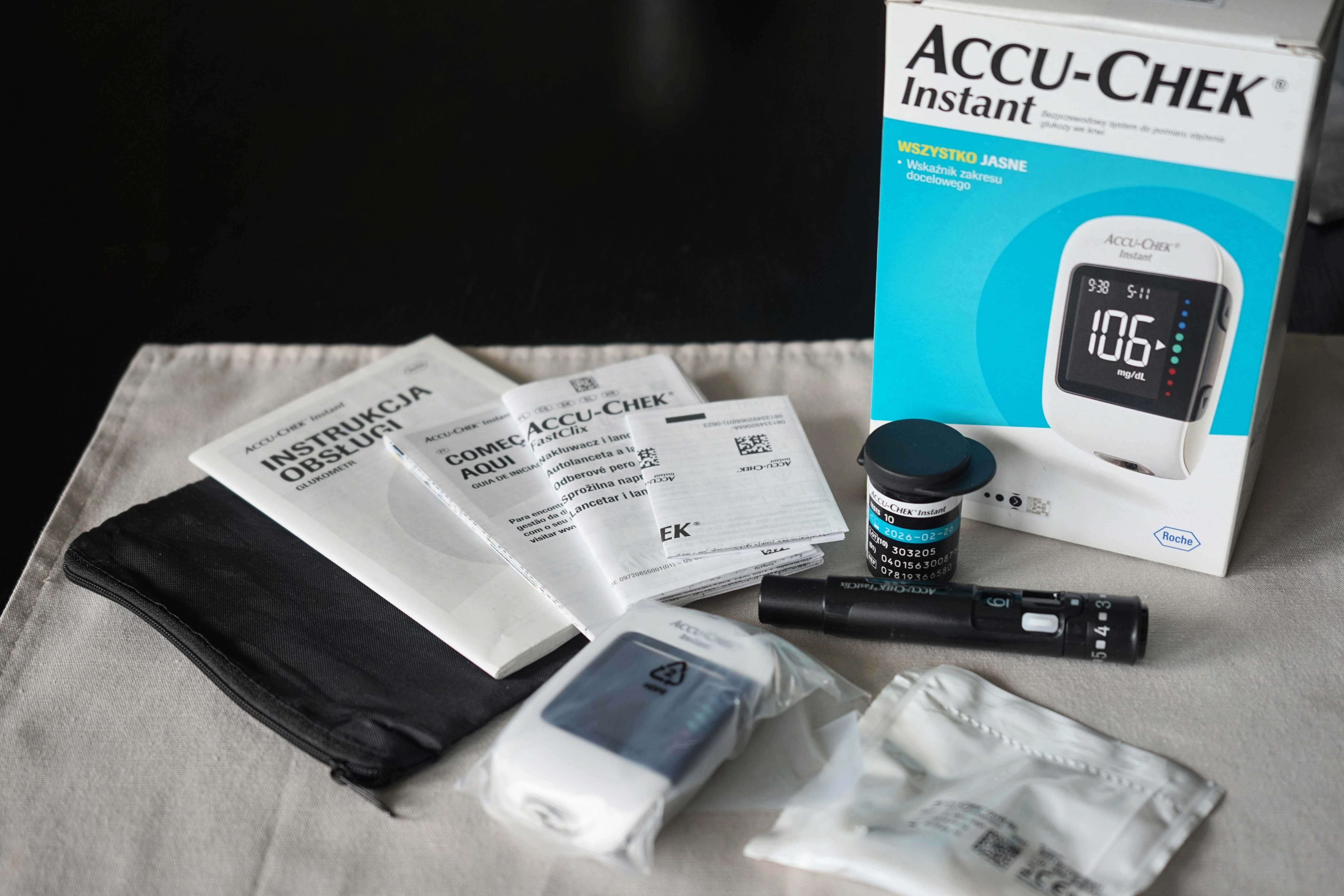 Glukometr Accu-Chek Instant