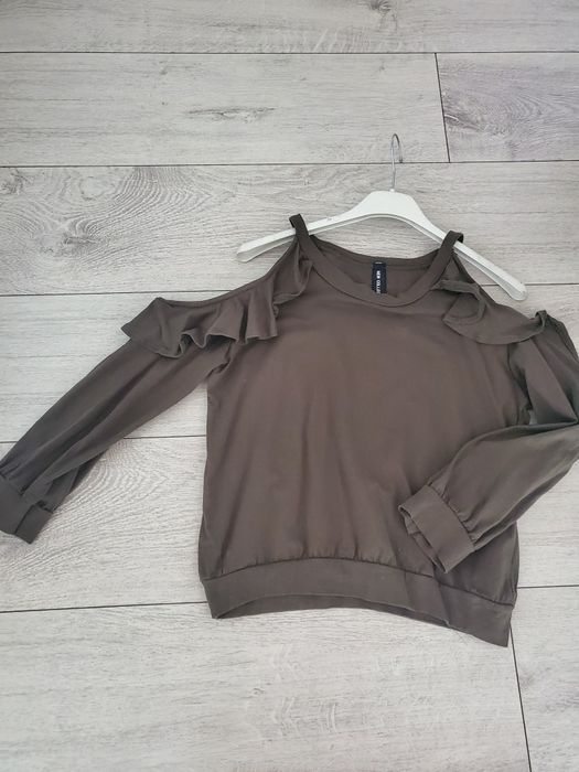 Bluzka wycięte ramiona