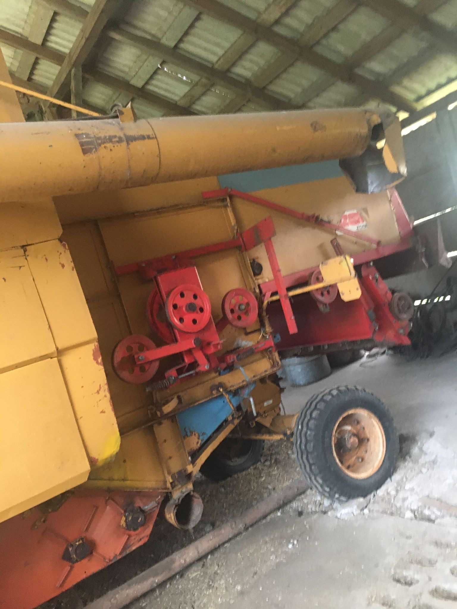 Kombajn Bizon 056 w pełni sprawy