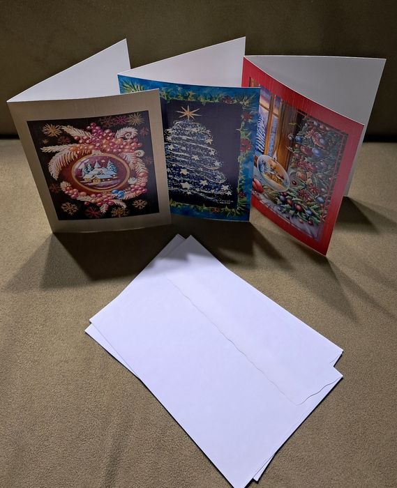 Kartki świąteczne malowane ustami i stopą