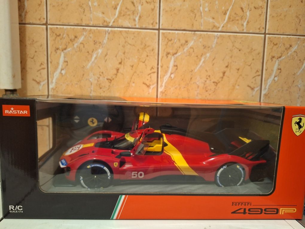 Rastar 1:14 Ferrari 499P sterowane auto na pilota RC otwierane drzwi