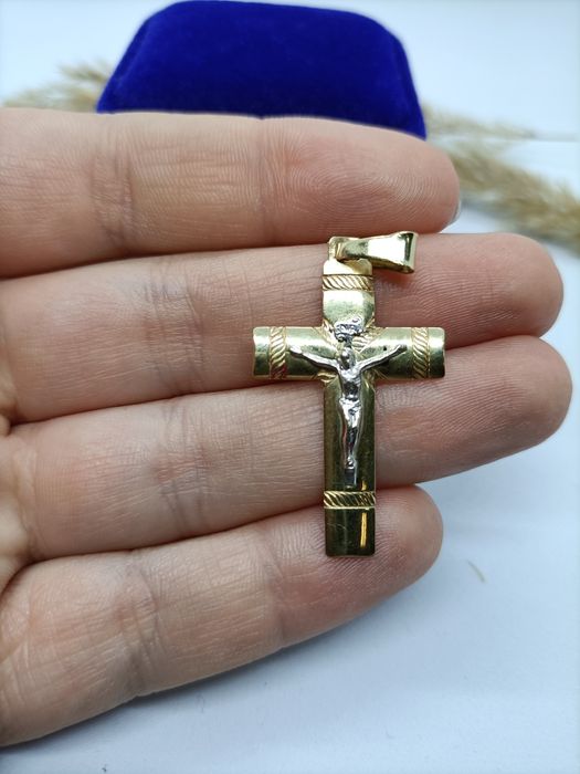 Klasyczny krzyżyk zawieszka ze złota, złoto pr 585