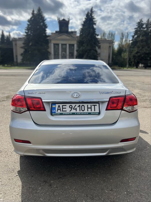 Автомобиль VOLEEX C30