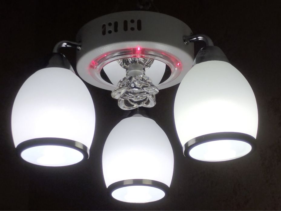 Люстра нова 615/3.