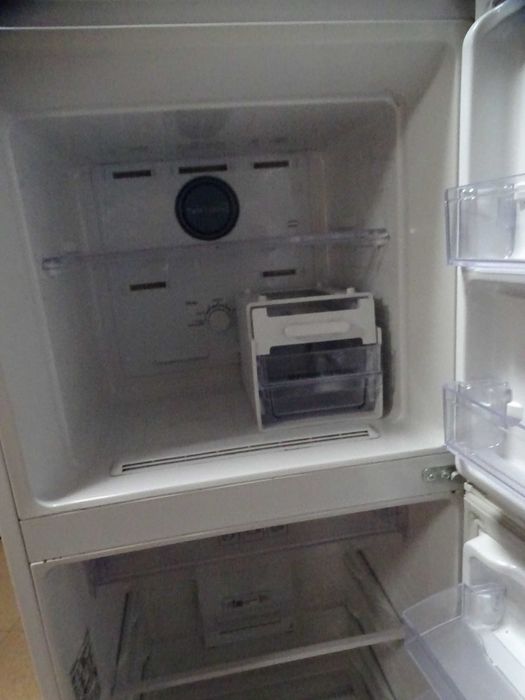 Frigorifico usado  Samsung-No Frost-163,5 CM-300 Litros Branco