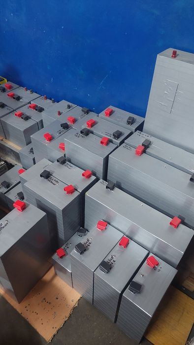 Безперебійне живлення. Батарея. Акумулятор та інвертор для дому та біз