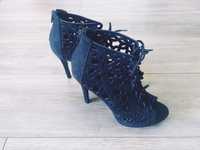 Buty na obcasie rozm. 37 Graceland