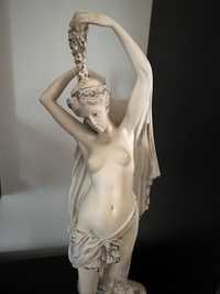 Estatueta Vénus em marmorite semi-nua