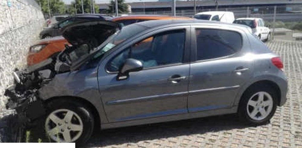 Peugeot 207 1.4 HDI SE Sportium de 2010 disponível para peças