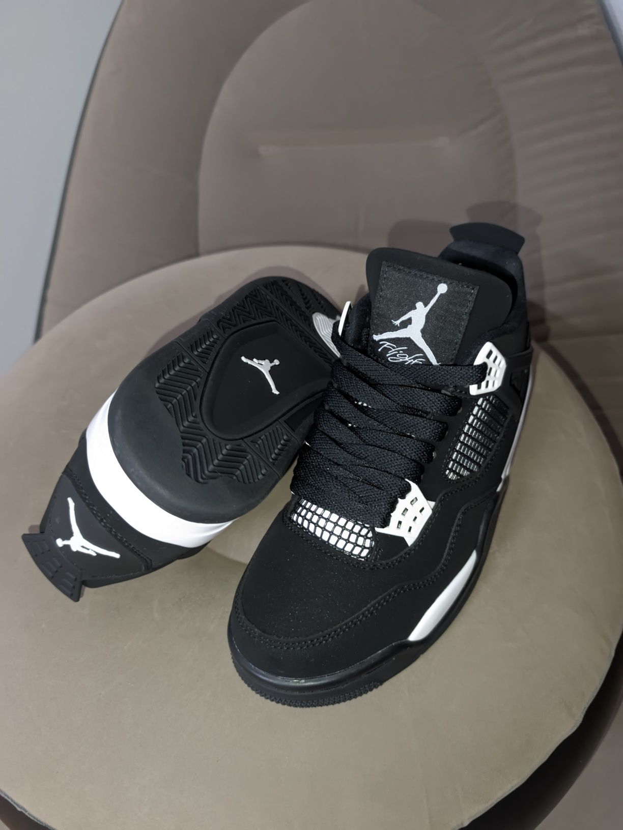 Jordan 4 White Thunder