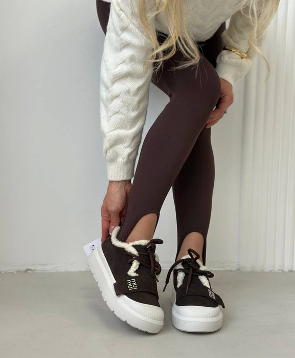 Повністю натуральні зимові кросівки