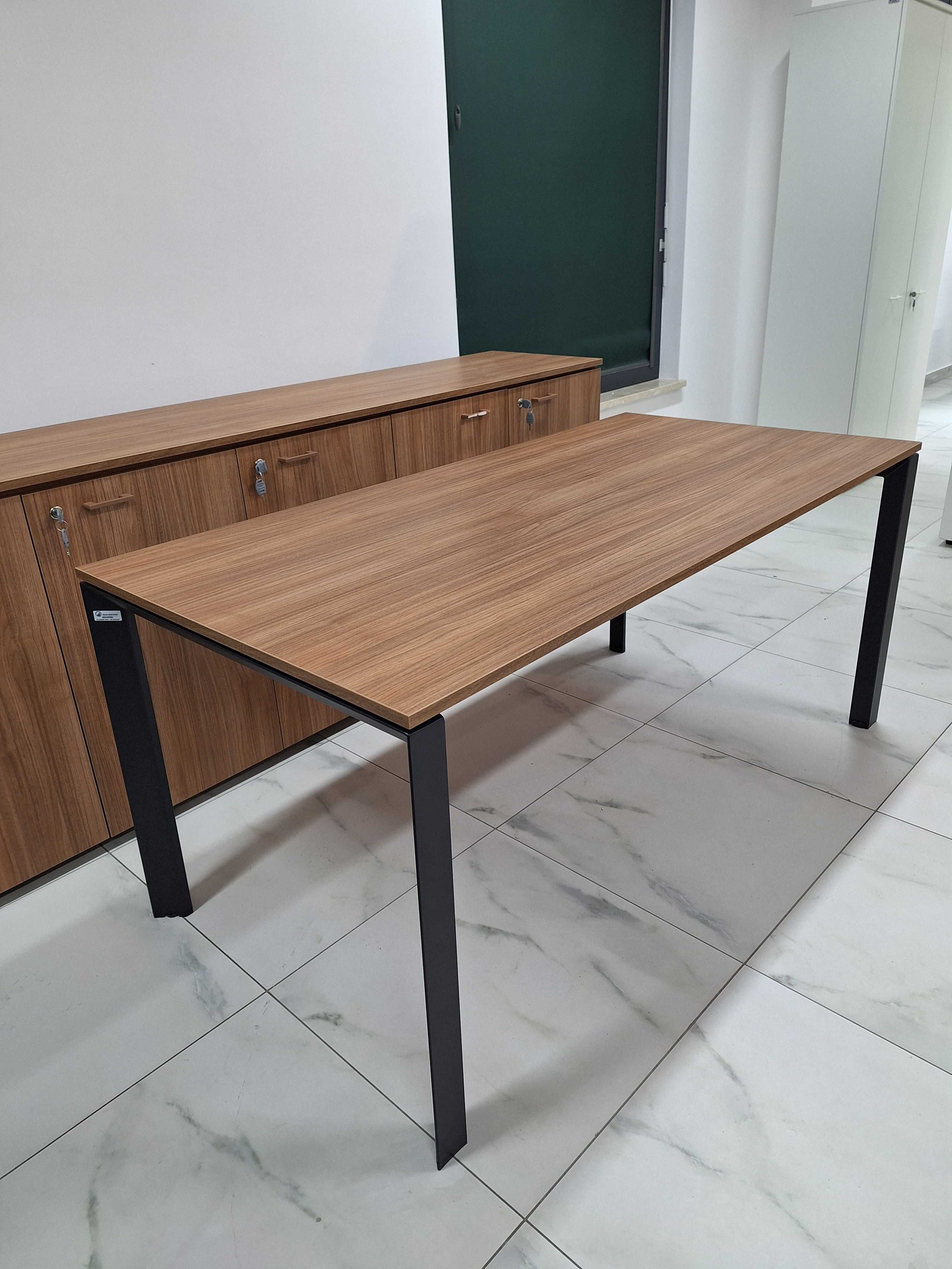 Stół konferencyjny 160 x 80 x 73 z krzesłami