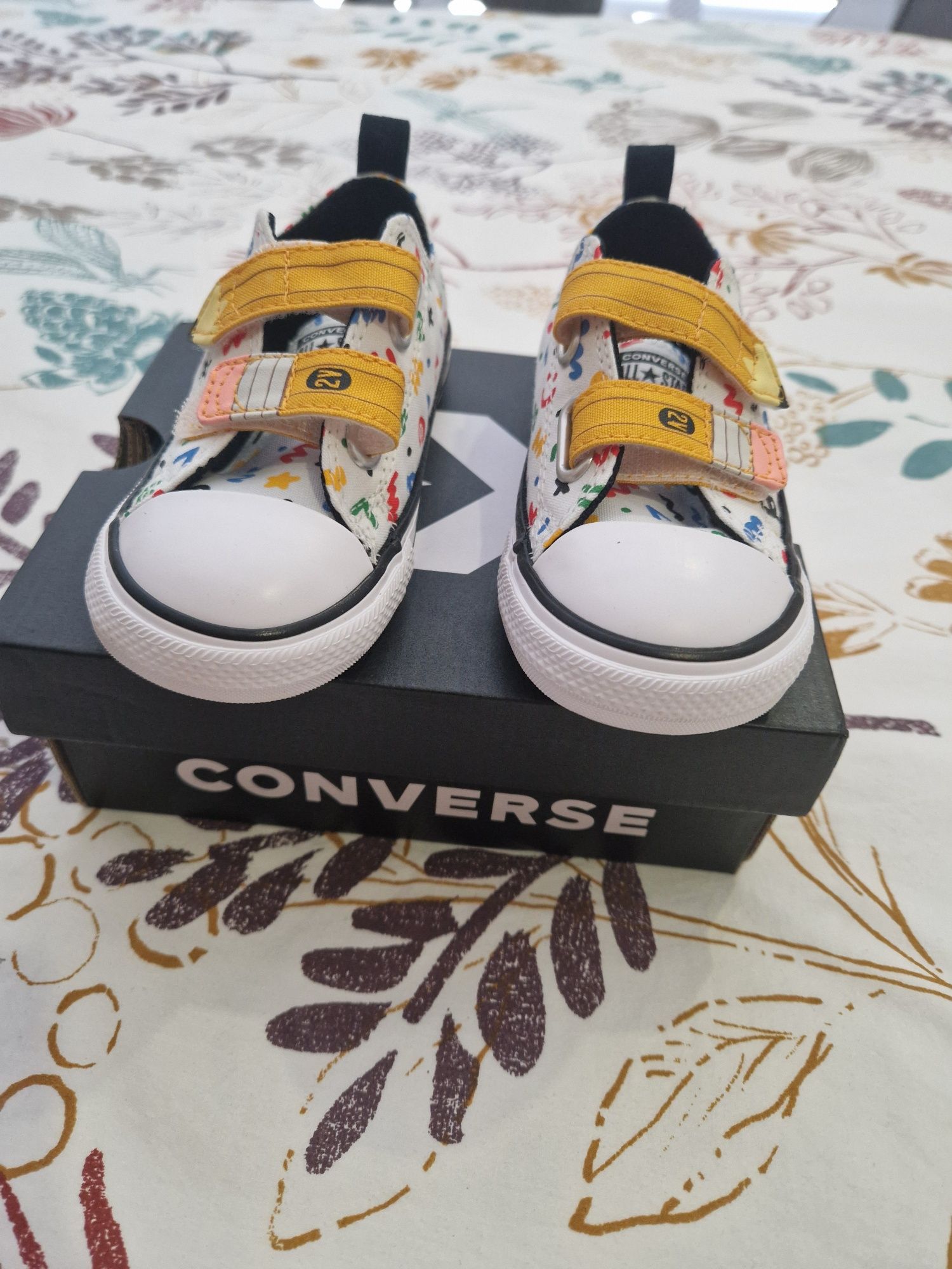 Sapatilhas converse all star , n° 24, formato lápis, Novas!!