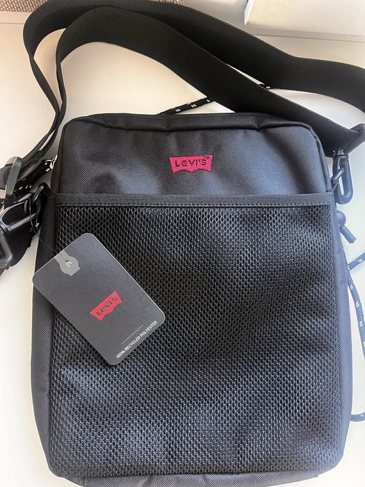Сумка на плече , на плечо левайс , levis