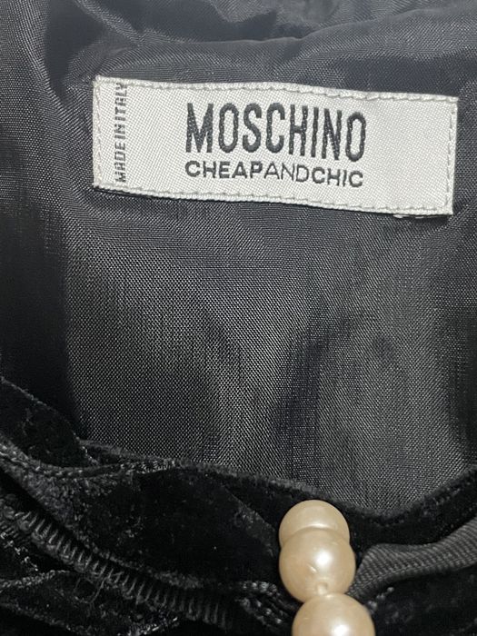 Vestido preto de veludo da Moschino