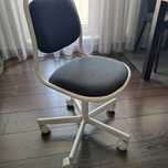 Krzeslo biurkowe ikea