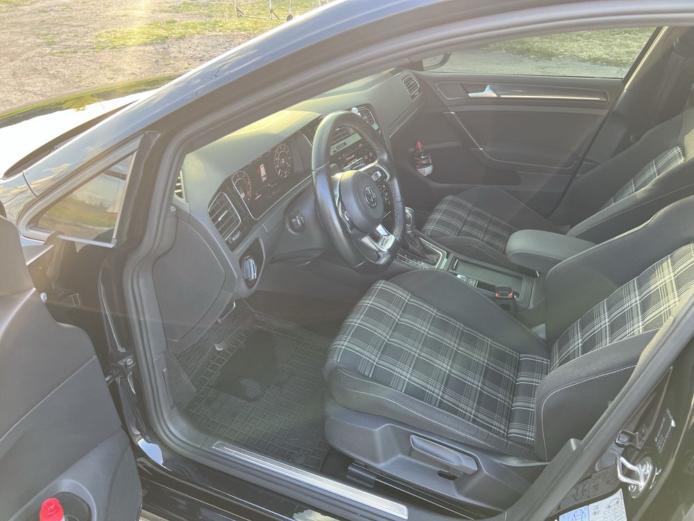 Продам Volkswagen golf  VII 7 GTD 2018