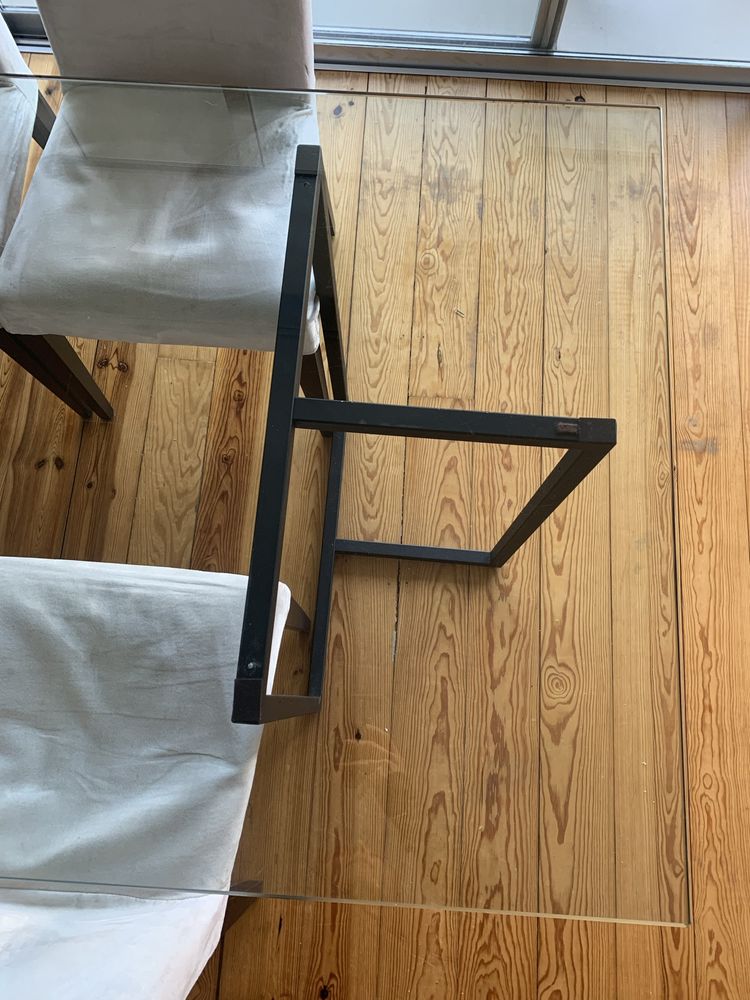 Mesa com tampo de vidro (com ou sem cadeiras)