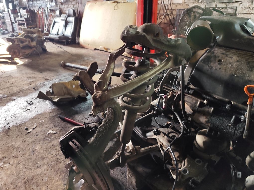 VW Passat B5 Audi A4 B5 2.8 V6 zawieszenie przód zwrotnica Mcpherson