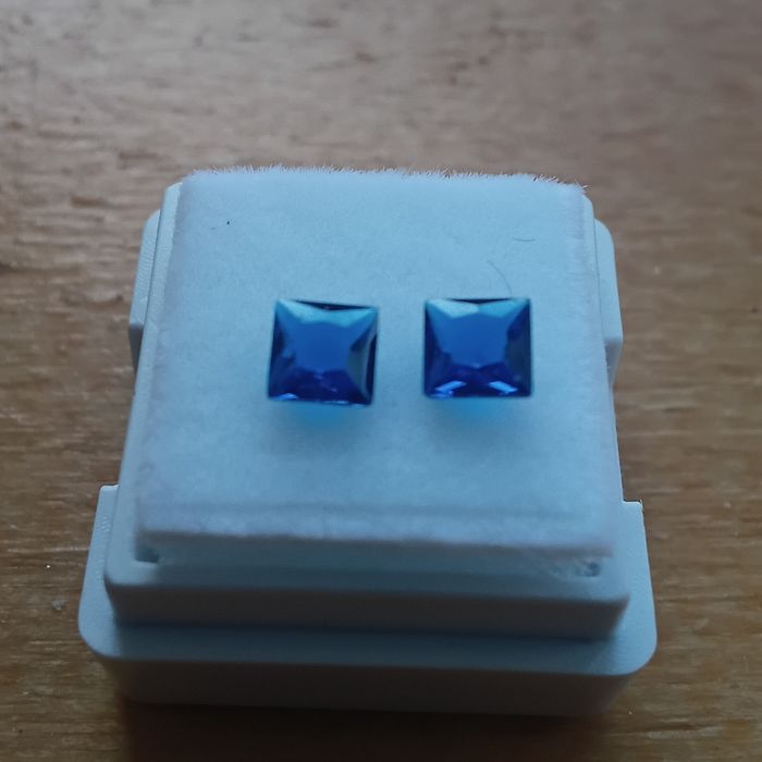 Duas Safiras Naturais Certificadas á Venda