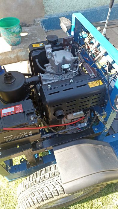 Міні трактор колісний