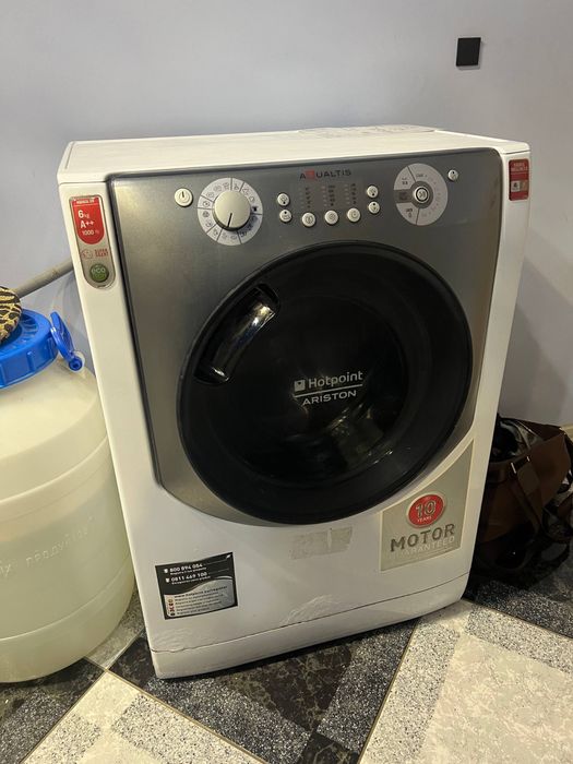 Стиральная машина Ariston (на запчасти)