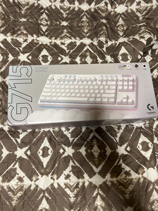 Клавіатура logitech g715 нова
