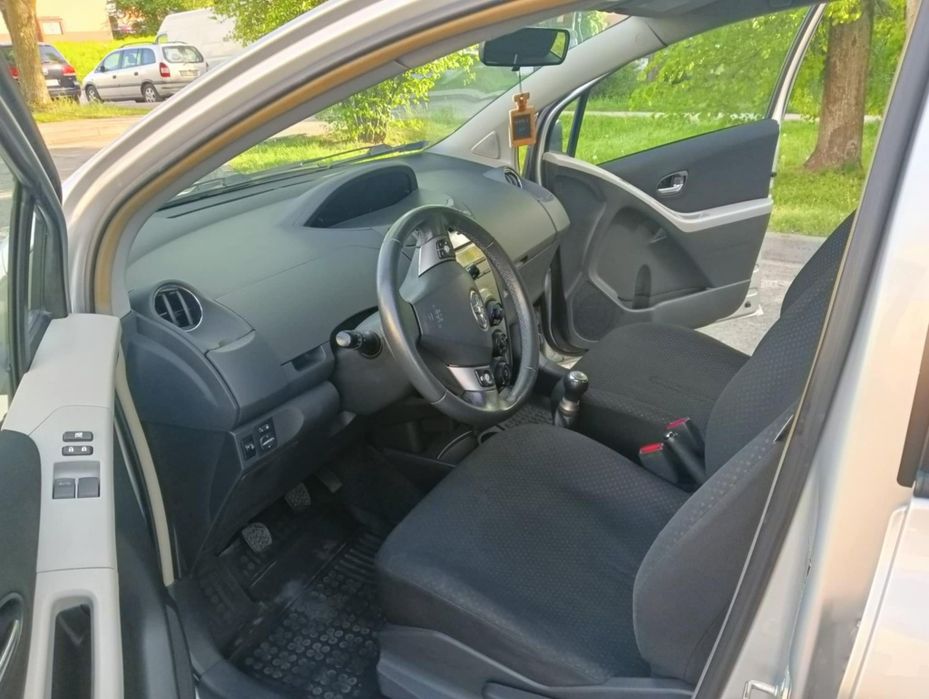 Toyota Yaris 1.0 2011