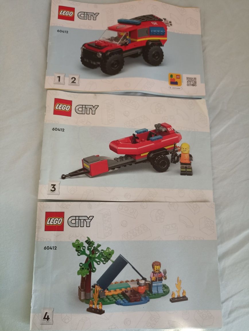 Camião dos Bombeiros 4x4 com Barco de Resgate - 60412
LEGO City