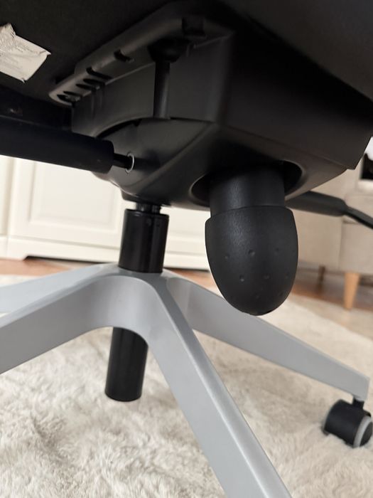 Krzesło biurowe, fotel biurowy Ikea Markus eko skora
