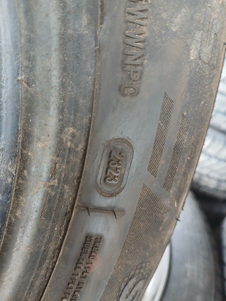 Komplet opon zimowych 185/65 R15
