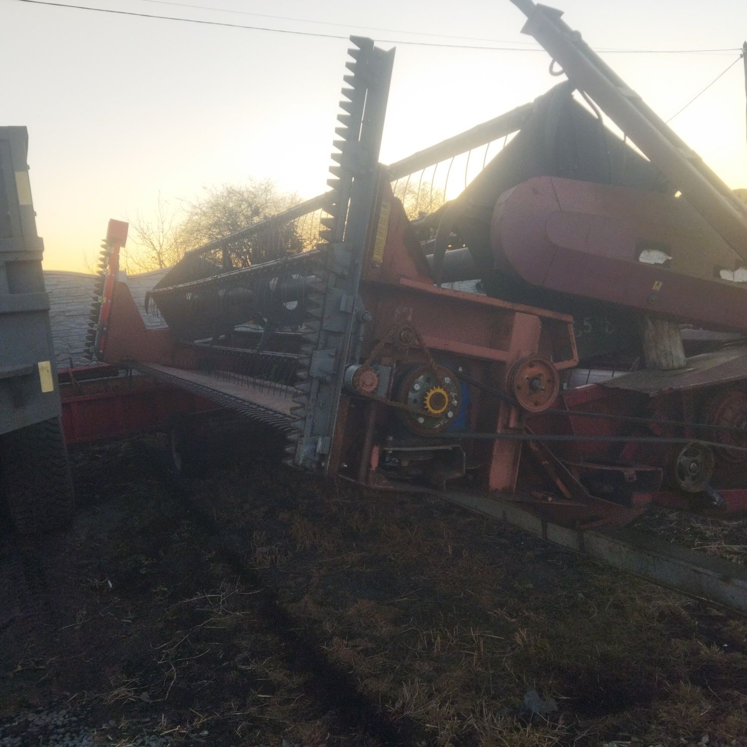 Комбайн зернозбиральний Полісся КЗС 1218