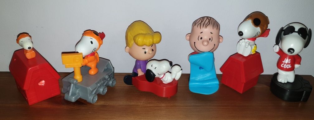 Lote de 6 Snoopy figuras bonecos topo de bolo e Snoopy mealheiro