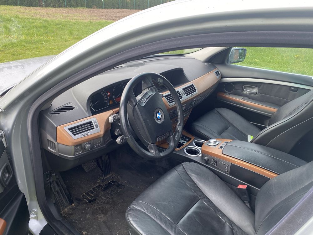 Bmw 735 i Bez wypadkowa przebieg 180 000 km