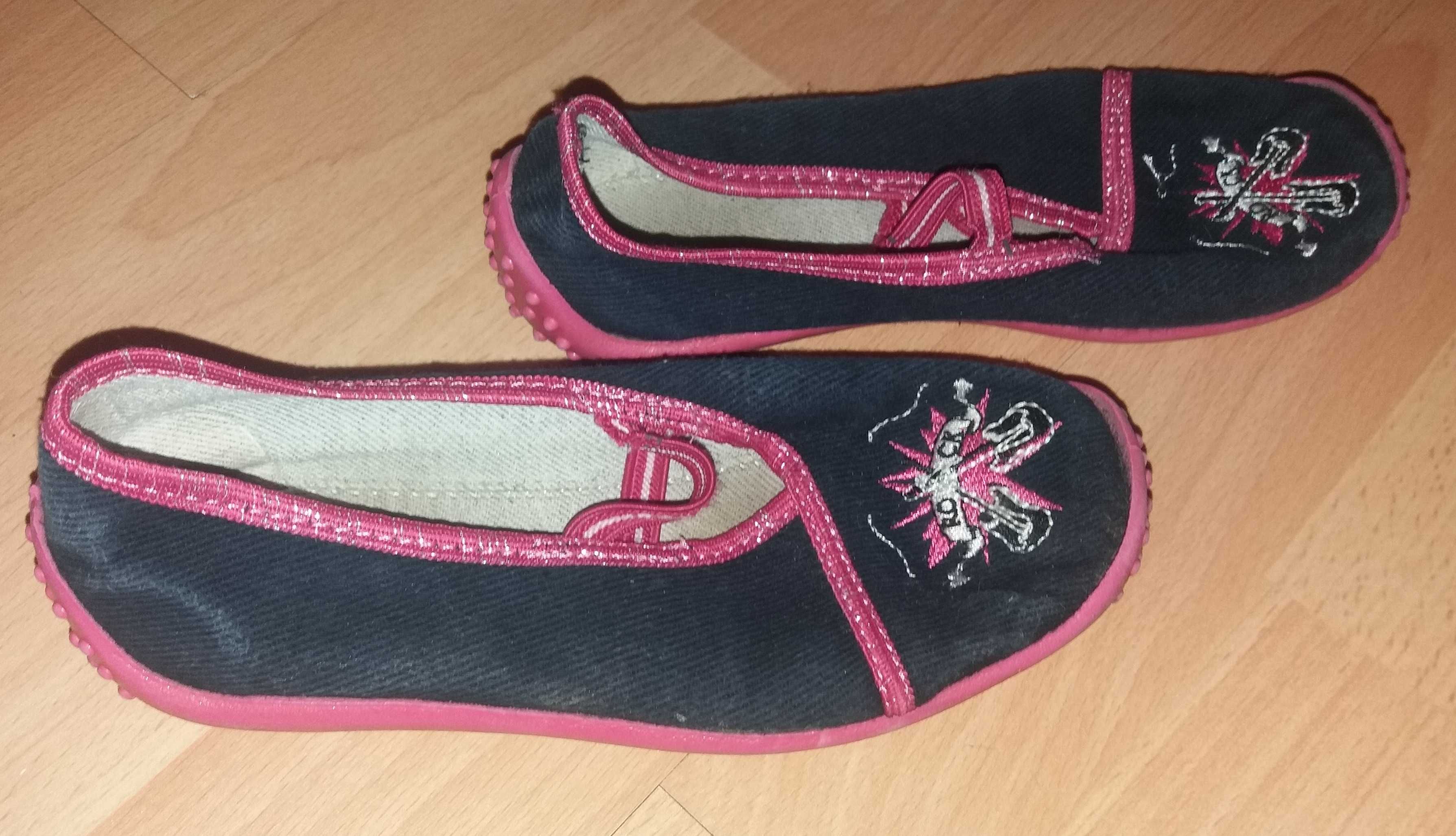 Buty materiałowe baleriny Zetpob 30 roz.128 (C