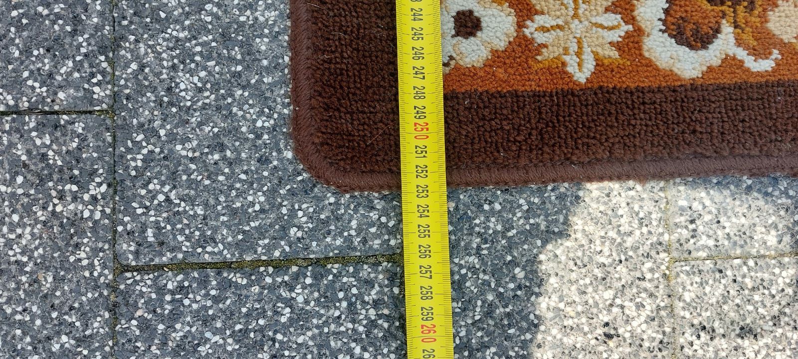 Dywan 230cm x 328cm oraz 252x 347